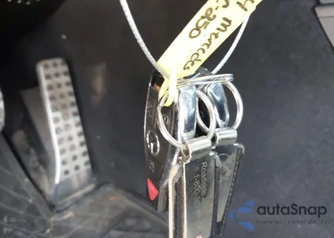 2014 Mercedes-Benz C 250 Luxury/Sport из США, поврежденный, VIN WDDGF4HB7EA955671